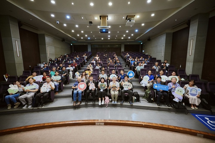 教育部於臺灣師範大學辦理自然領域跨計畫交流　分享因材網與AI工具教學應用推動數位學習轉型