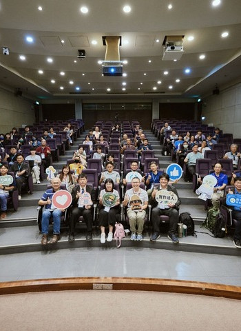 教育部於臺灣師範大學辦理自然領域跨計畫交流　分享因材網與AI工具教學應用推動數位學習轉型