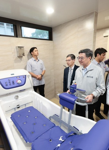 行政院長卓榮泰視察花蓮鳳林住宿長照機構　盼打造精緻化照護環境　讓長者獲得更多陪伴與關懷