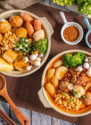 多款搭配×自助夾取食材 台中韓式滷味搭配豆腐鍋、拉麵 成年輕族群新話題