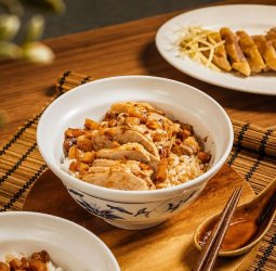 駁二老字號鴨肉飯名店 由第三代接續高雄人氣小吃傳統手藝