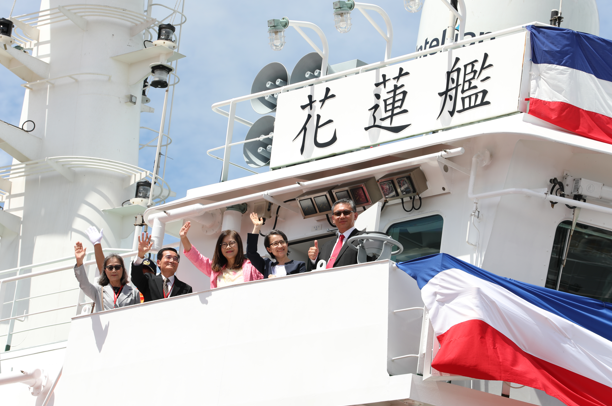 副總統親臨主持 海巡署花蓮艦交船暨CG1007命名下水典禮隆重舉行 強化東部海域防線