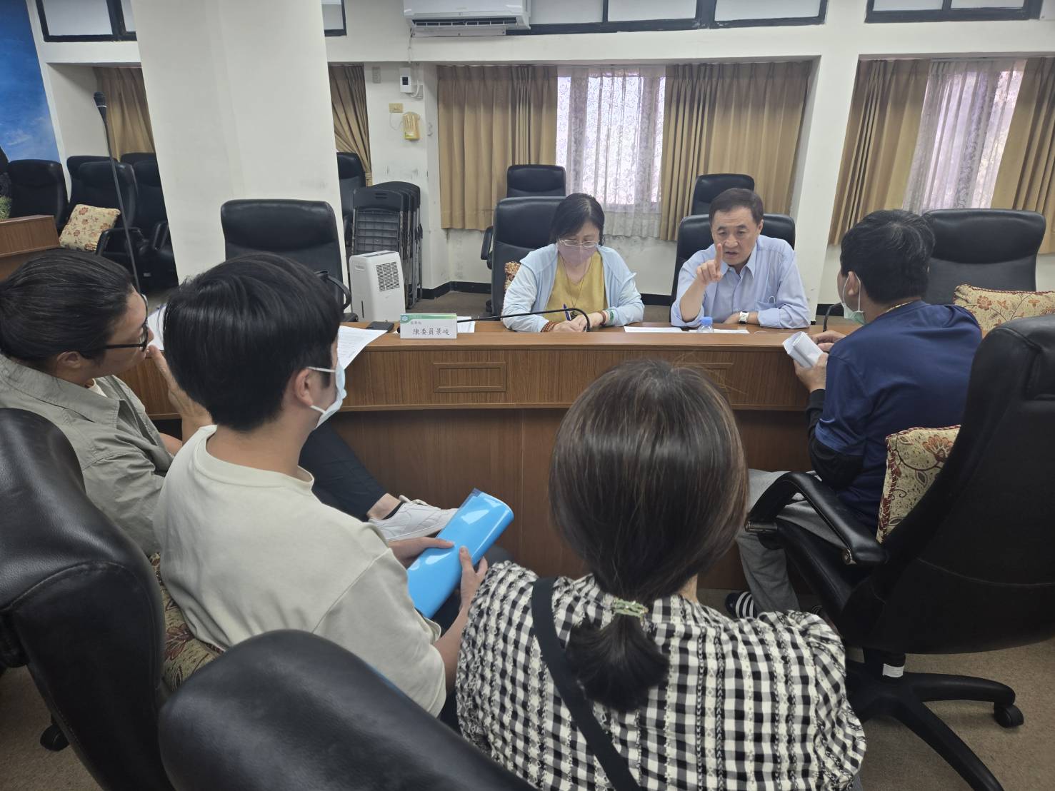 監察委員陳景峻、郭文東赴澎湖縣關切澎湖海域環境之維護管理、水資源保育及污水下水道建設營運情形 實地巡察東吉嶼、內灣及雙湖園