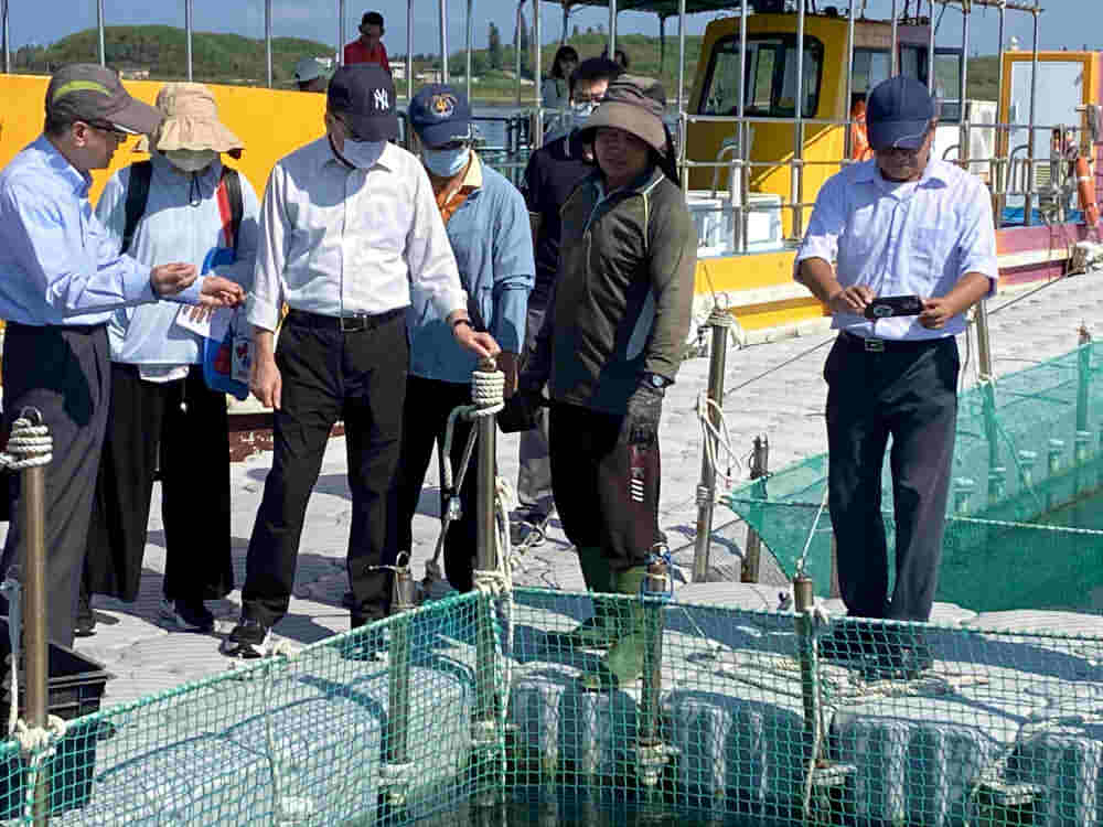 監察委員陳景峻、郭文東赴澎湖縣關切澎湖海域環境之維護管理、水資源保育及污水下水道建設營運情形 實地巡察東吉嶼、內灣及雙湖園