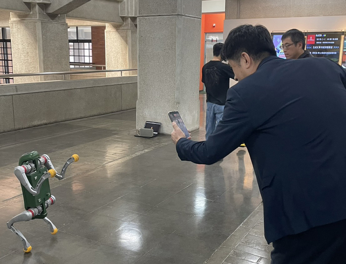 國立中正大學管理學院攜手震旦集團關係企業震旦雲簽署合作備忘錄 導入AI工具深化產學合作與人才培育