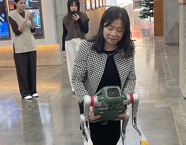 國立中正大學管理學院攜手震旦集團關係企業震旦雲簽署合作備忘錄 導入AI工具深化產學合作與人才培育