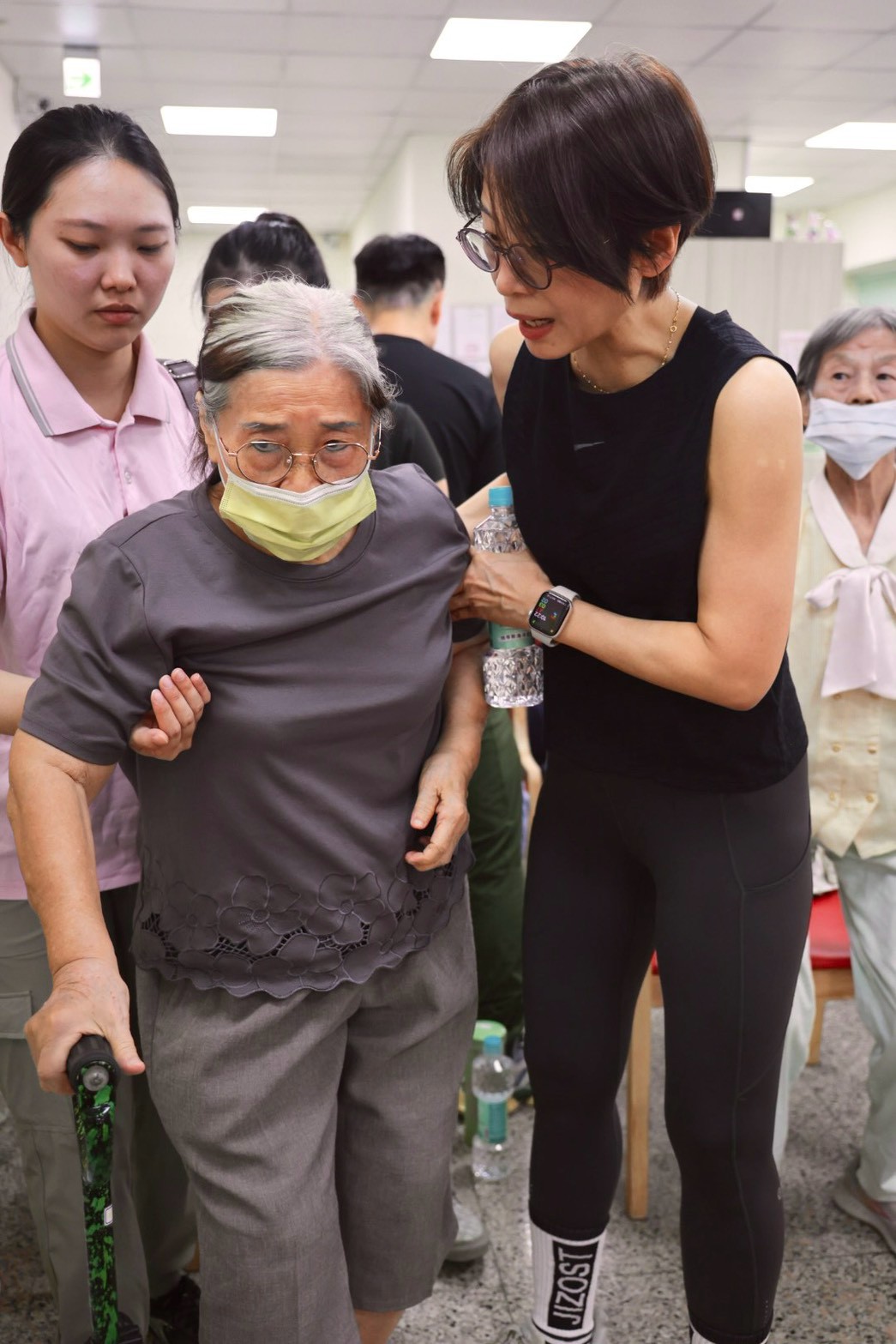 「肌」不可失！雲嘉南分署健身教練青年專班學員展現專業，赴美佑日照中心帶領長者健康動滋動